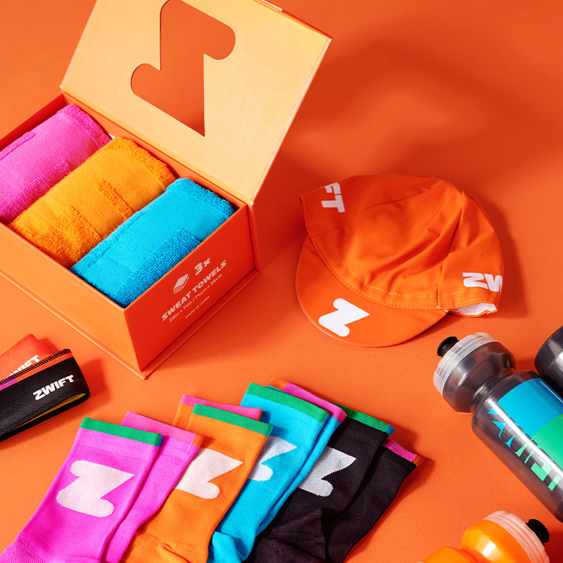 Sconto sull’abbigliamentoOttieni il 50% di sconto su una selezione di abbigliamento e accessori brandizzati Zwift! Fatti riconoscere come Zwifter con capi alla moda, sia in sella che non.