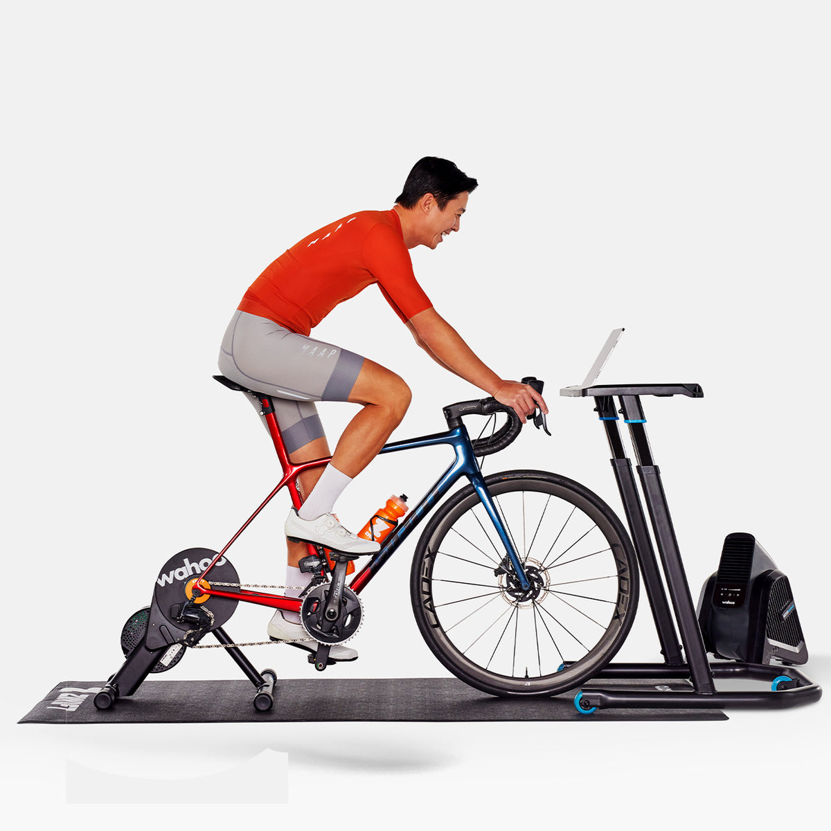 Wahoo KICKR CORE Zwift One avec abonnement d&#39;un an à Zwift